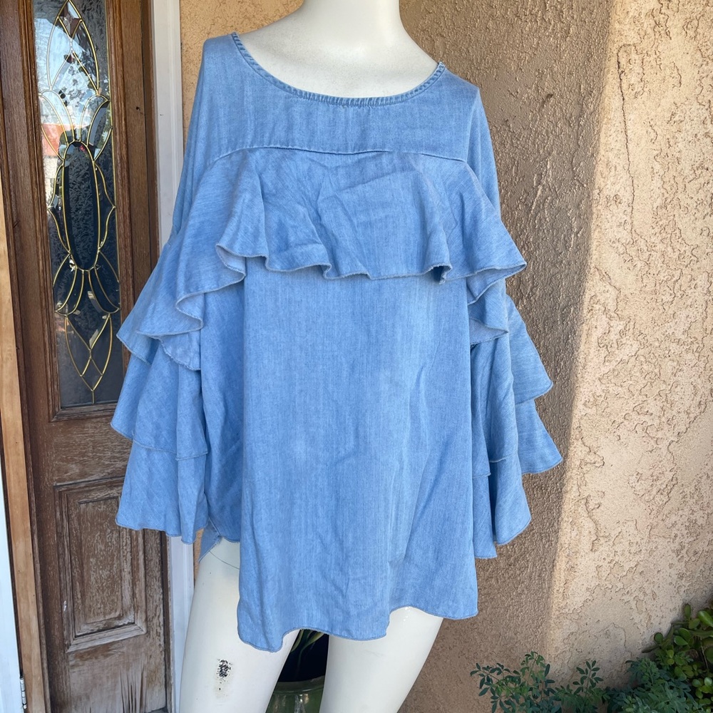 Lauren Conrad Ruffle Chambray Blouse LARGE - Picture 6 of 7